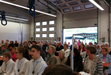 Gottesdienst im Feuerwehrgertehaus
