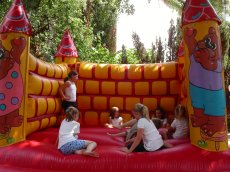 In jedem Jahr der Kindermangnet: die Hüpfburg